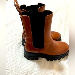 Giani Bernini boots. Size 8. Worn once.